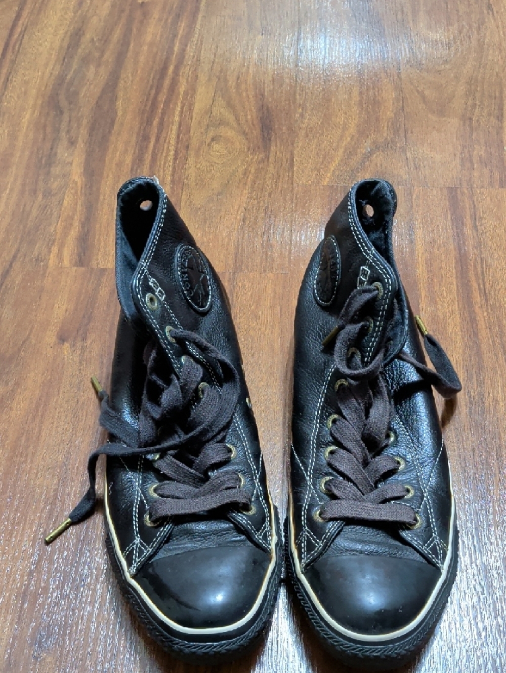 Converse Men Black High Top Leather Sneakers - Picture 2 of 9